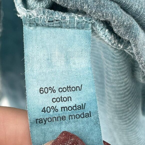 Maurices Green Casual Top Scooped V Neck Asymmetric Hem Long Sleeve Size Large - Picture 8 of 8